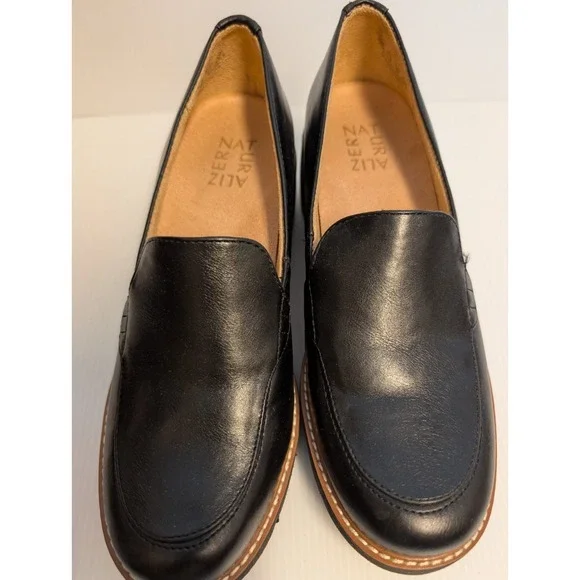 Naturalizer Cabaret Black Loafers - Picture 3 of 9